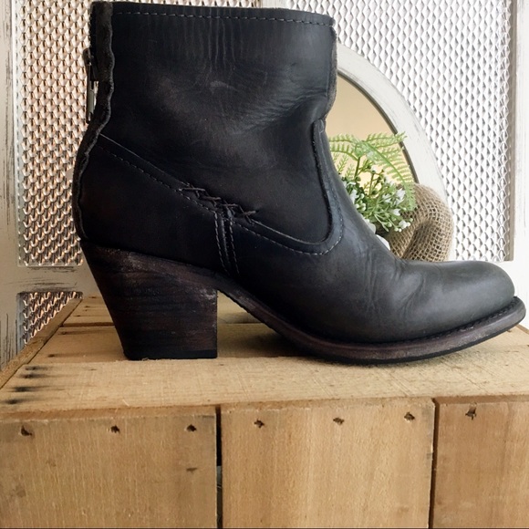 Frye Shoes - FRYE LESLIE ARTISAN SHORT BOOT, 8.5.